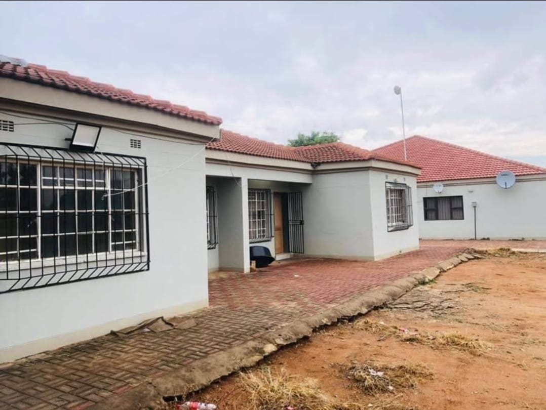 Tlokweng 2 Bedroom house